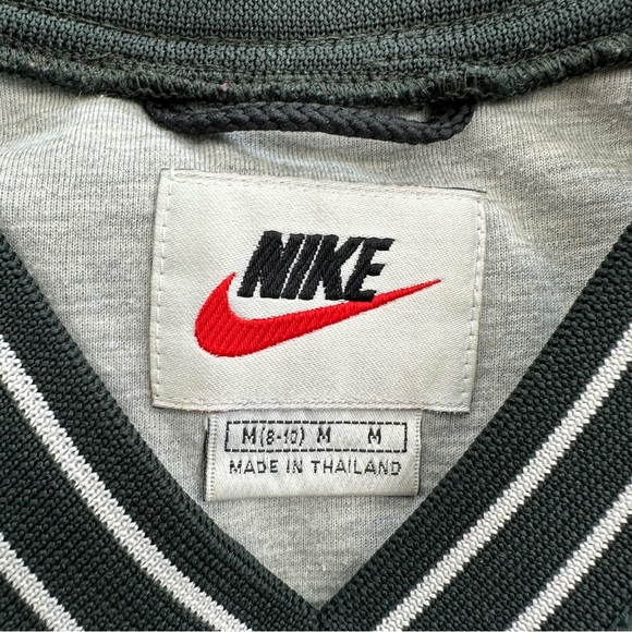 Vintage Nike middle swoosh windbreaker - Picture 4 of 7